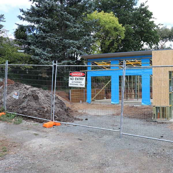 do you deliver and install temporary fencing and what's the cost for these services in Gaylordsville Connecticut